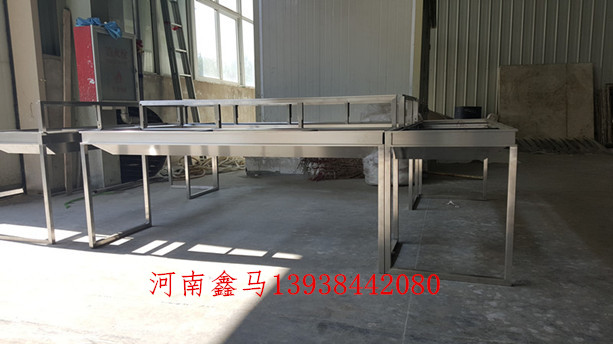 生財(cái)有道珠寶展柜制作現(xiàn)場.jpg 生財(cái)有道珠寶展柜制作現(xiàn)場.jpg