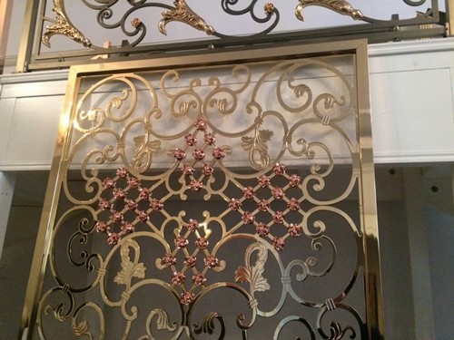 鏤空不銹鋼屏風(fēng)